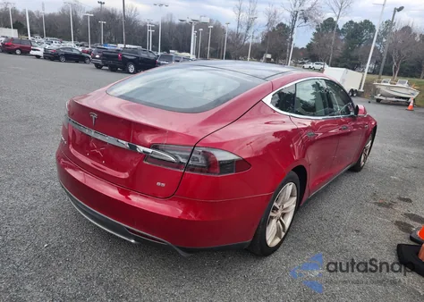 2013 Tesla Model S z USA, uszkodzony, nr VIN 5YJSA1DN6DFP26504